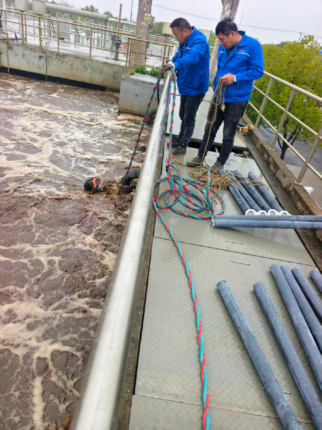 污水处理厂曝气管更换