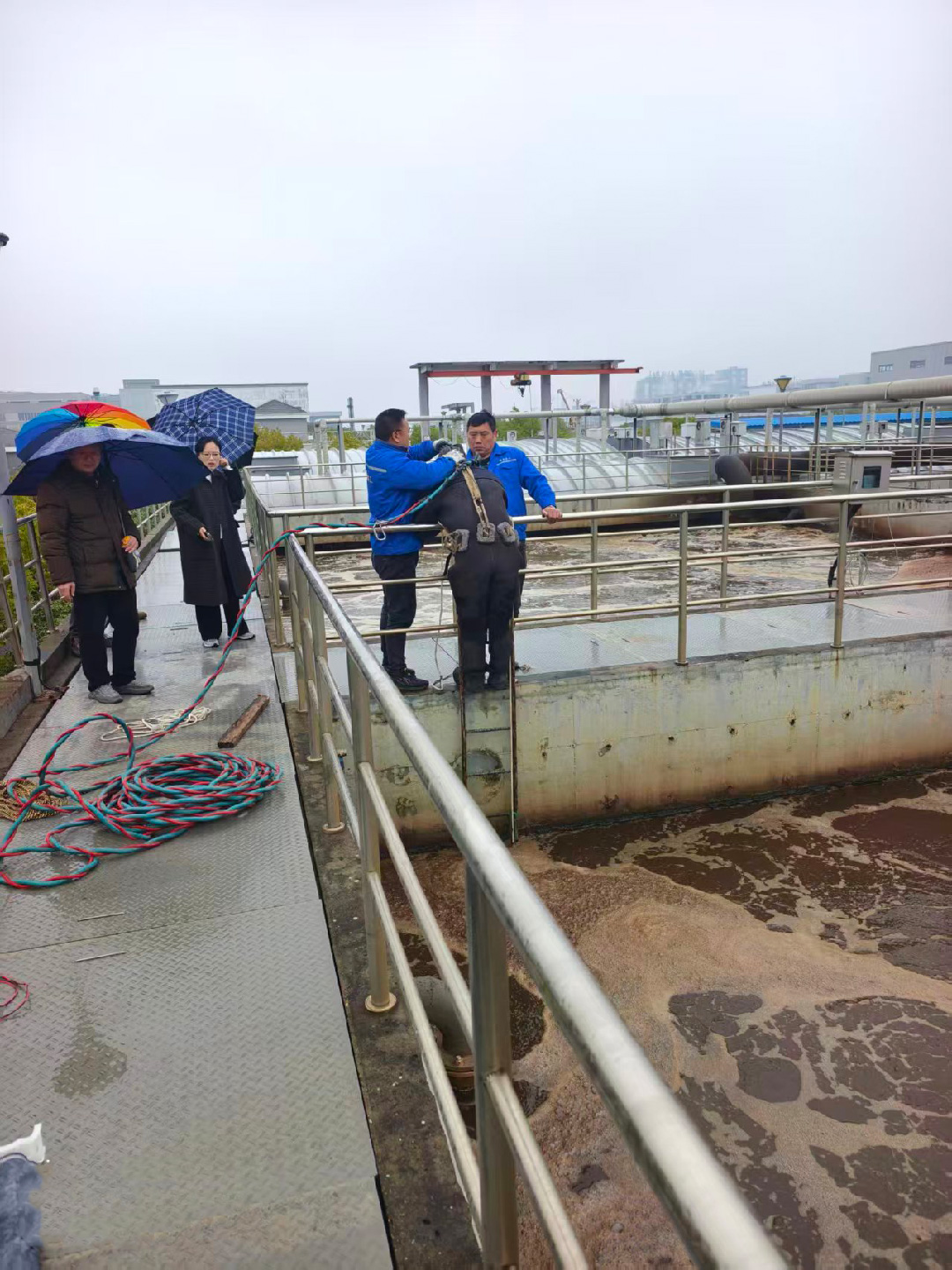 污水处理厂曝气管维修施工