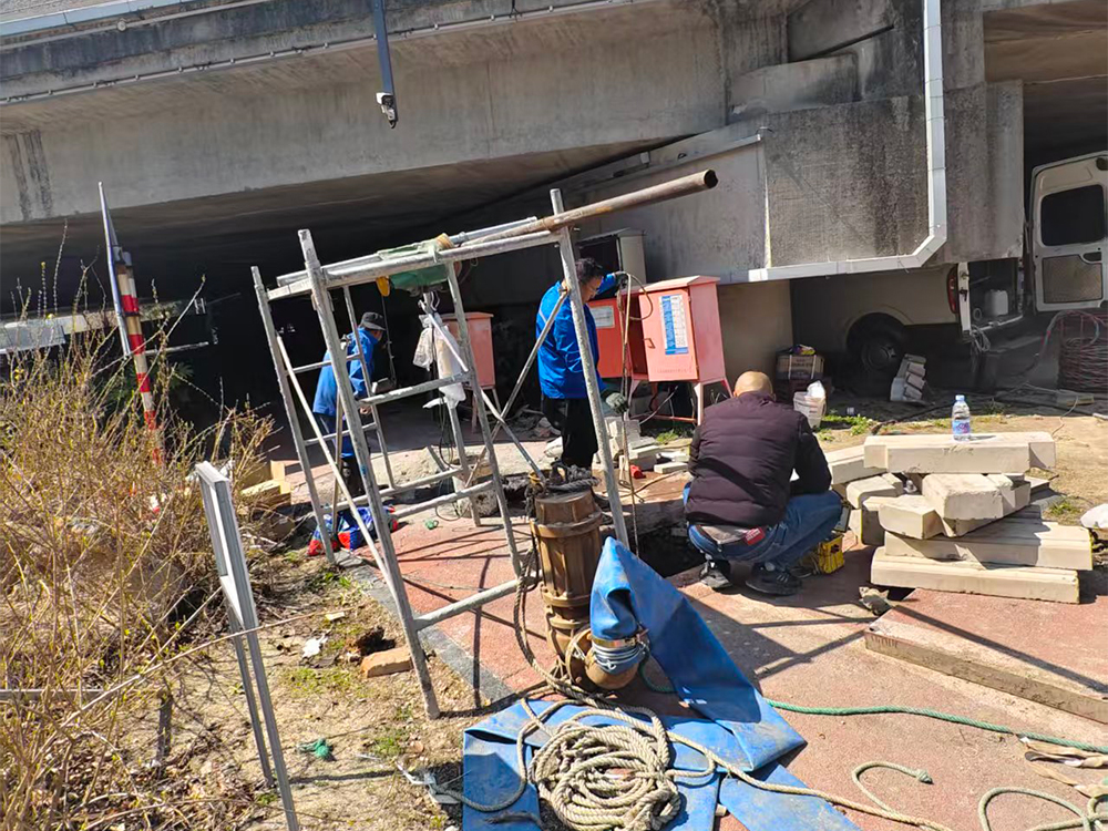 水下管道砌墙封堵施工